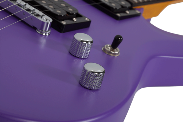 Schecter C-6 Deluxe Satin Purple -sähkökitaran metalliset potikan nupit.